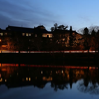 イメージ写真：奈良ホテル 夜の外観