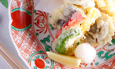 写真:日本料理「花菊」のお料理