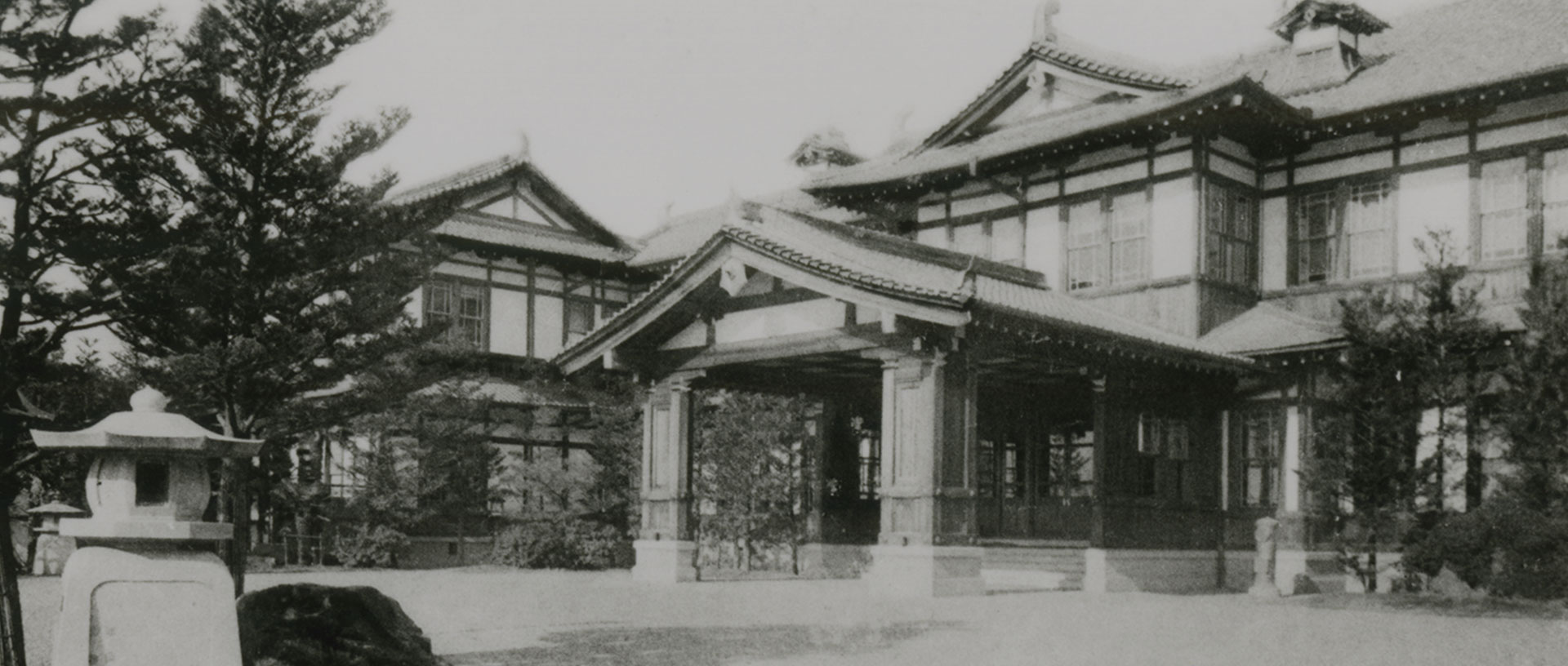 写真：昔の奈良ホテル全景