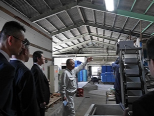 大久保水産のちりめん工場