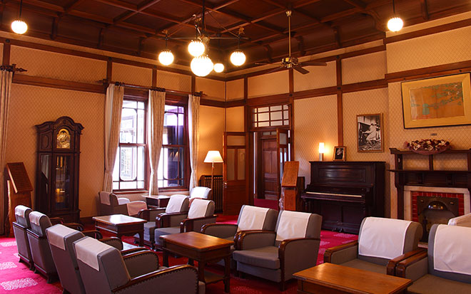 Photo: Sakura-no-ma Main Building Lobby