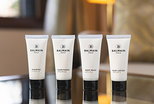 Photo: Shampoo, conditioner, body soap, body lotion (BALMAIN)