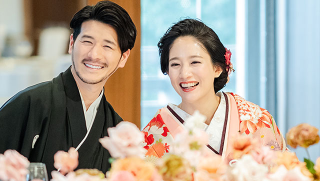 写真：和装の新郎新婦